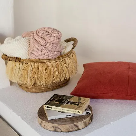 Tatil Evi Sea'ya Thoughtful - *